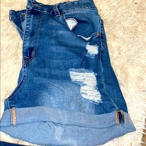 🥰 Plus size Rue 21 shorts 🥰